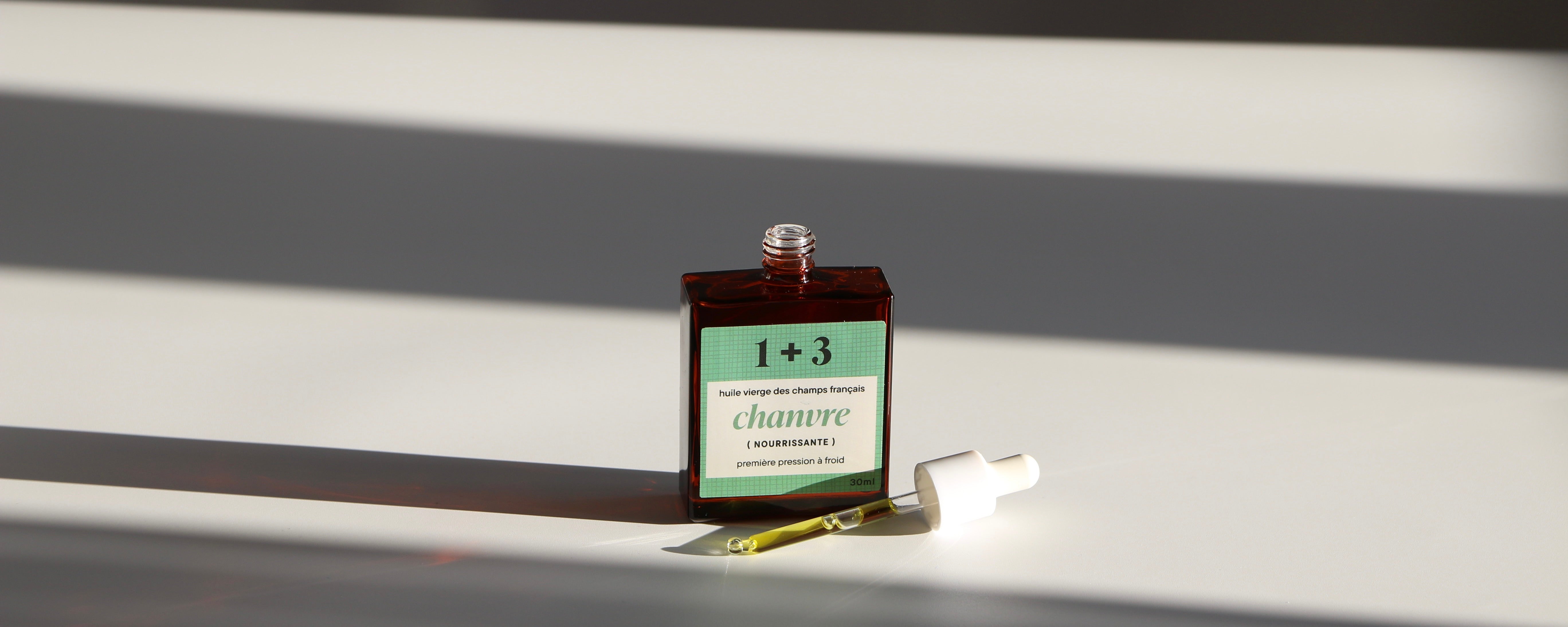Flacon d’huile de chanvre 1+3 – soin naturel français pour la peau
