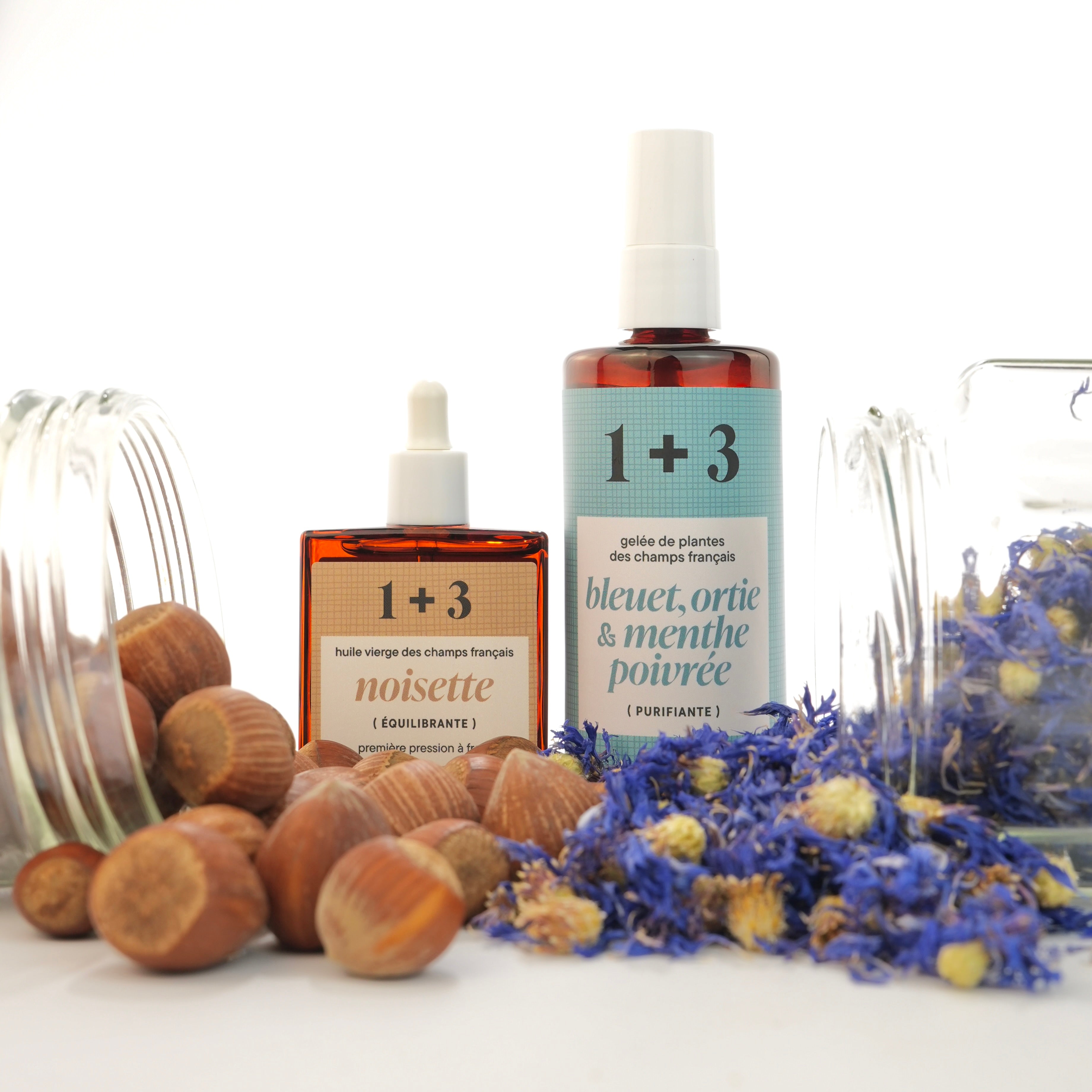 Duo huile de noisette (équilibrante) et gelée bleuet, ortie & menthe poivrée (purifiante), avec des fleurs correspondante, soins purifiants et tonifiants, fabrication française.
